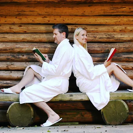 Heide & מלון באד דיבן