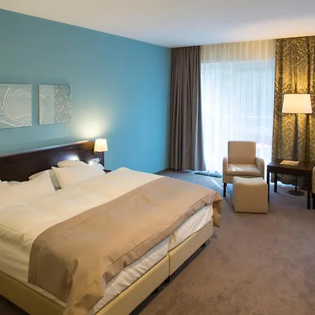 Hotel Heide & 4*