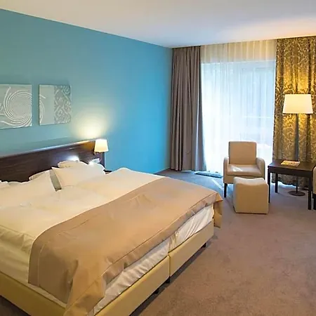 Hotel Heide & 4*